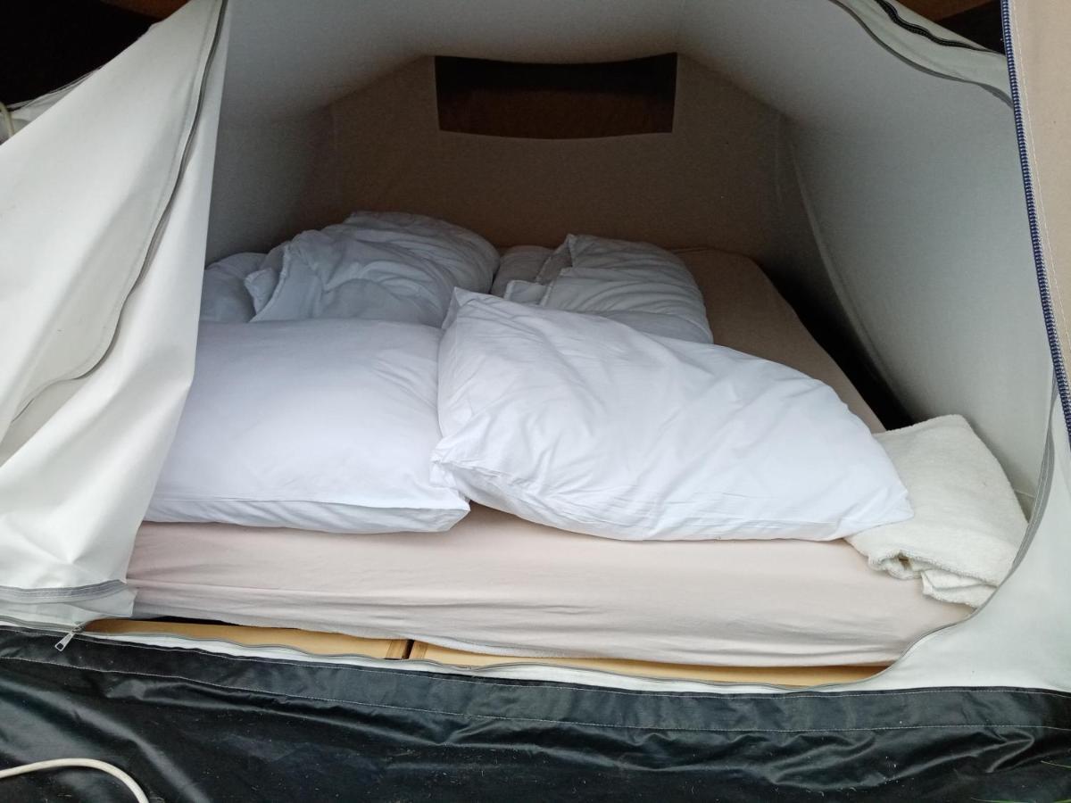 Hotel Basic 2p tent Sotterum Kornwerd Exterior foto